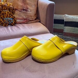 Women's Yellow Leather Slip-On Clogs